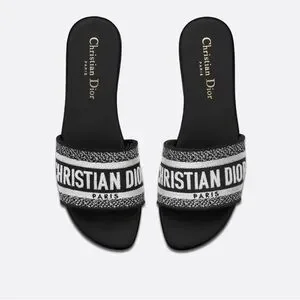 靴 Vintage Dior Leather sandals 38 Christian Dior Pre-Owned Leather Sandals | Green | FARFETCH